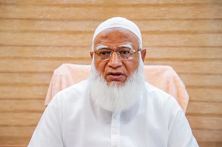 মিরপুরে স্বাস্থ্যসেবা কেন্দ্র ভাঙচুর