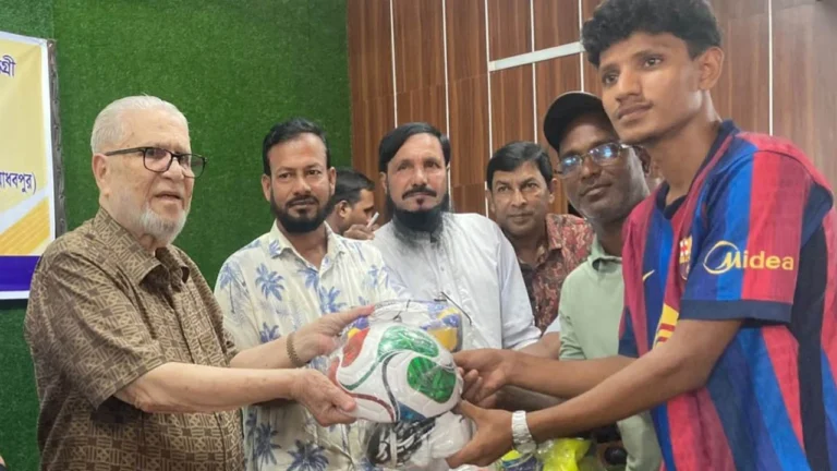 সার কালোবাজারি করলে দলীয় পরিচয়েও রেহাই নয়: বিএনপি এমপি
