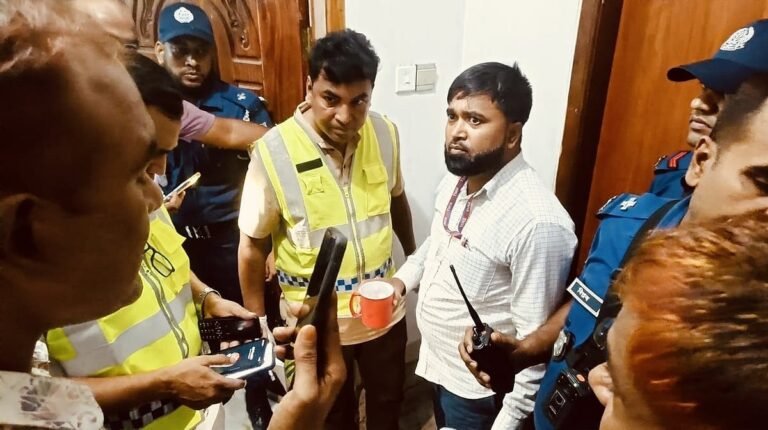 নাটোরে শিশুর আঙুল কাটার ঘটনায় পুলিশ কনস্টেবলসহ দুজন গ্রেপ্তার