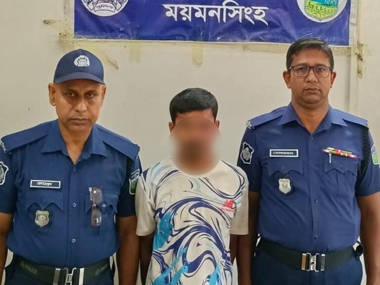 টিকটকের জন্য পুকুরে ঝাঁপ