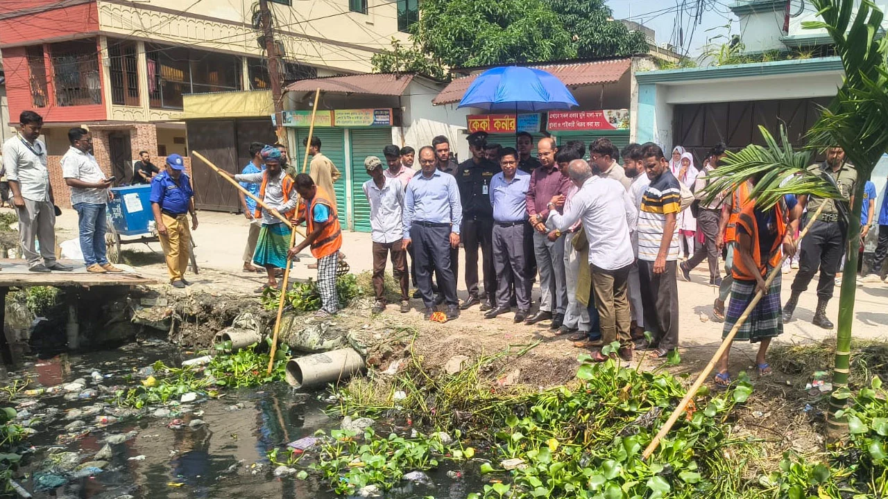 নারায়ণগঞ্জ সদরে ডেঙ্গু প্রতিরোধে ব্যাপক পরিচ্ছন্নতা অভিযান
