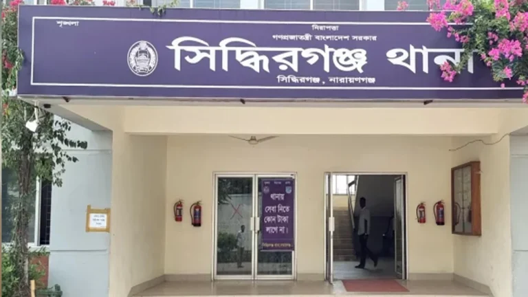 সিদ্ধিরগঞ্জে বাসে অগ্নিকাণ্ড: ১৮ জনের বিরুদ্ধে মামলা