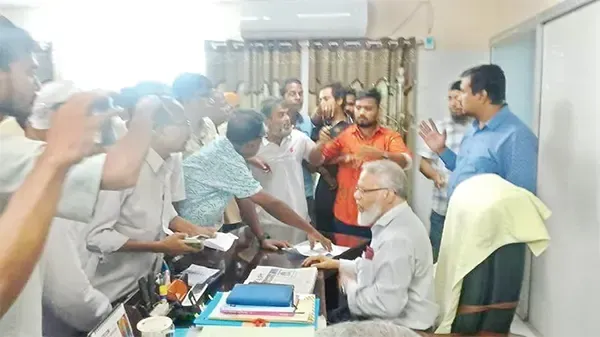 রাজশাহী মেডিকেলের ভিসিকে পদত্যাগে বাধ্য করার ঘটনায় মামলা