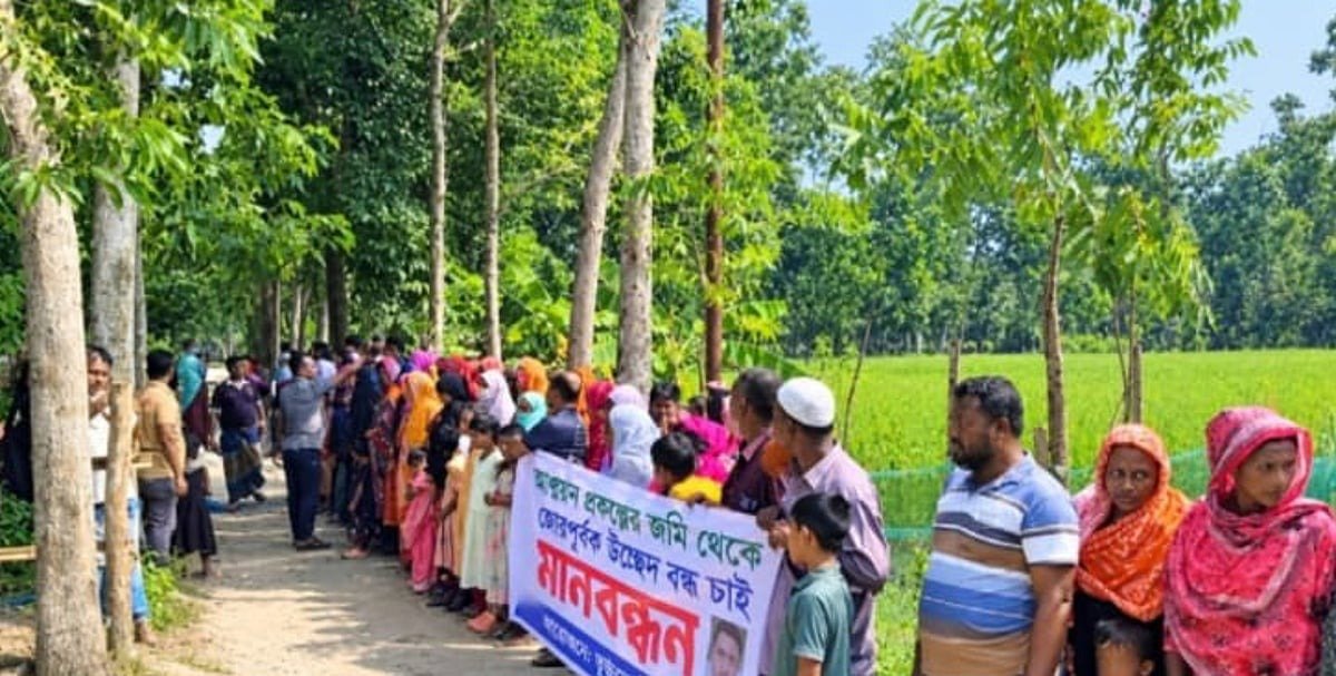 প্রবাসীর বাড়ির পথ বন্ধ, জামায়াত নেতার বিরুদ্ধে অভিযোগ