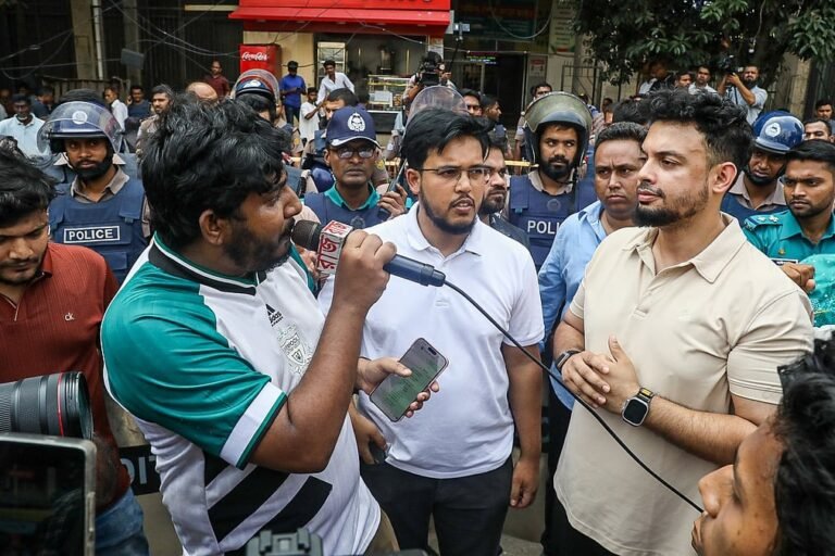 প্রতিমন্ত্রী আমিনুলের পদত্যাগ দাবিতে যুব উন্নয়ন অধিদপ্তর ঘেরাও