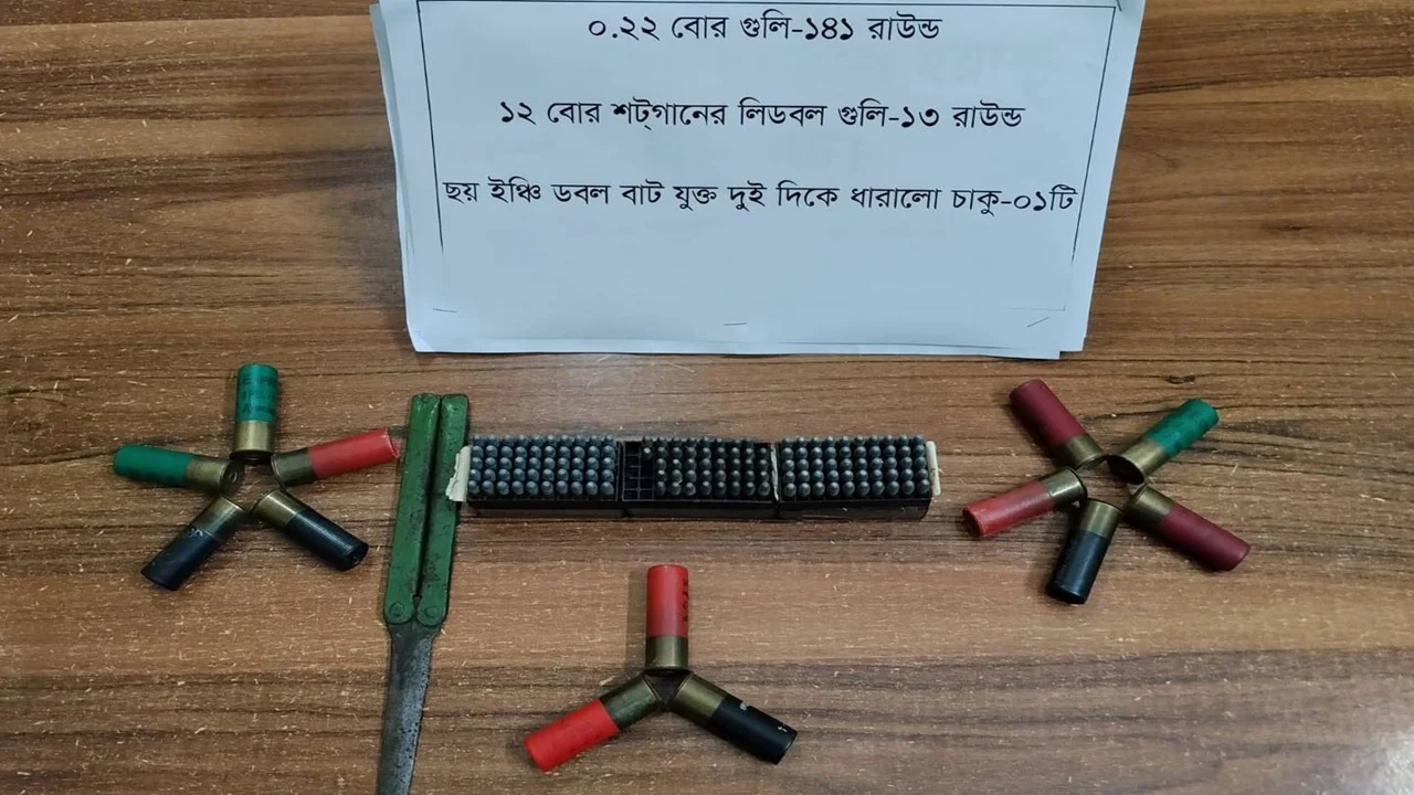 খুলনায় নিহত কাউন্সিলর টিপুর বাড়িতে ডিবির অভিযান