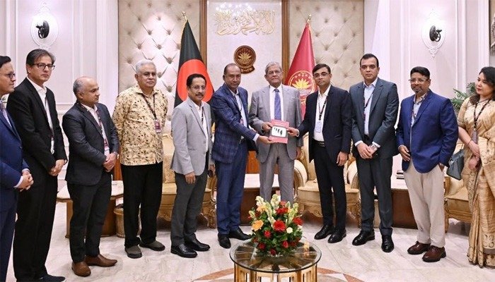 গণতন্ত্র পুনরুদ্ধার ও স্বচ্ছতায় গণমাধ্যমের ভূমিকা গুরুত্বপূর্ণ: রাষ্ট্রপতি