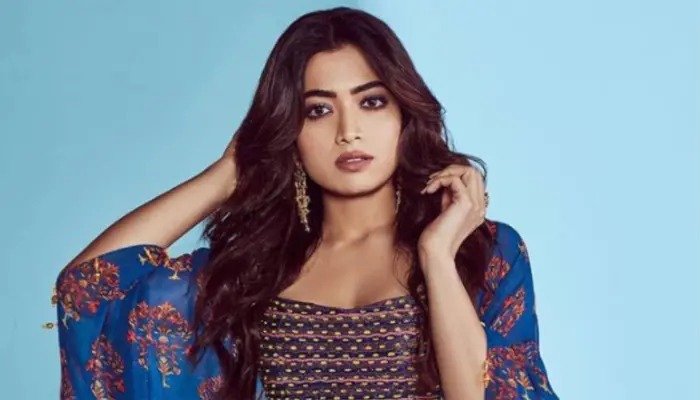 ৪০০ পরিবারের দায়িত্ব নিলেন রাশমিকা মান্দানা