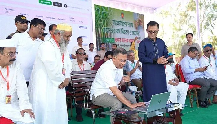 রাজশাহীতে ৩৯ হাজার আখচাষিকে ১২ কোটি টাকার প্রণোদনা দিলেন