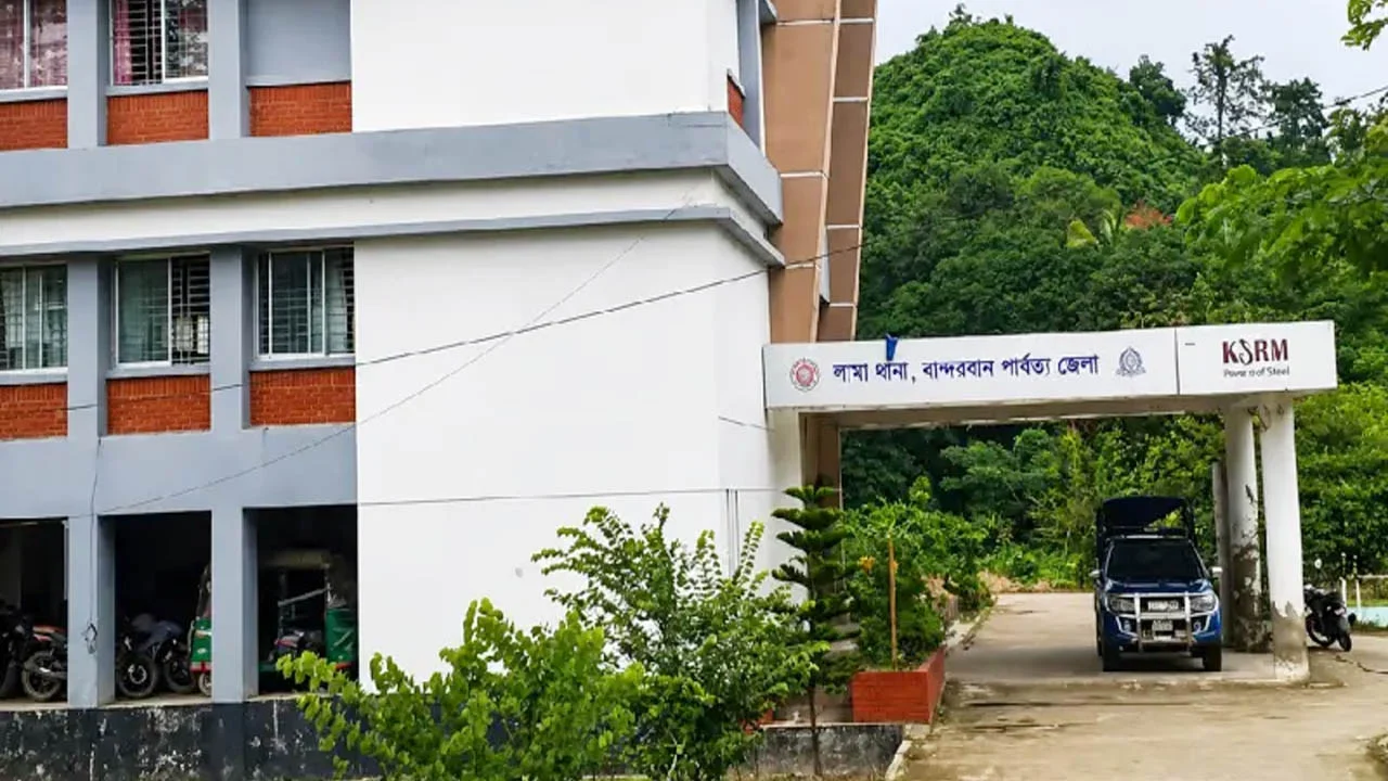 লামায় তরুণীর মৃত্যু ঘিরে রহস্য: তদন্তে পুলিশ, আটক ২