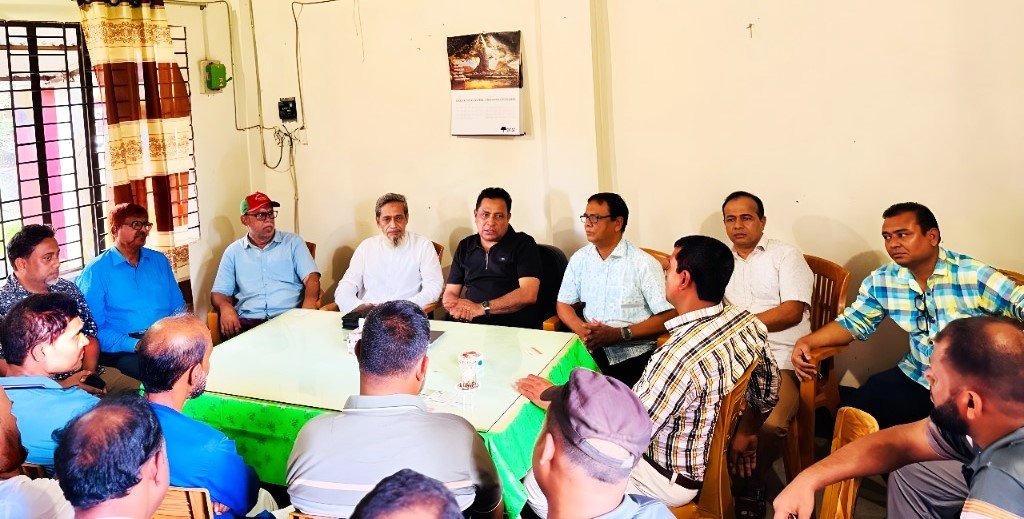 বারহাট্টা প্রেসক্লাবে সাংবাদিকদের সাথে সৌজন্যসাক্ষাত করেছেন বিআইডব্লিউটিসির চেয়ারম্যান ড্যানি
