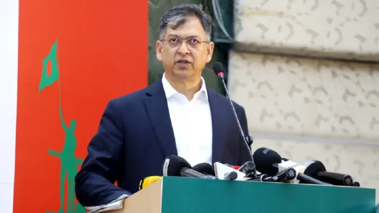 স্বরাষ্ট্রমন্ত্রী: ডিসেম্বরে হাসিনার ফেরার গুঞ্জন নিয়ে যা