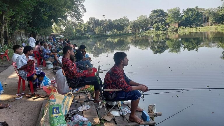 সরাইলে বড়শি দিয়ে মাছ ধরার প্রতিযোগিতা, পুরস্কার লাখ টাকা
