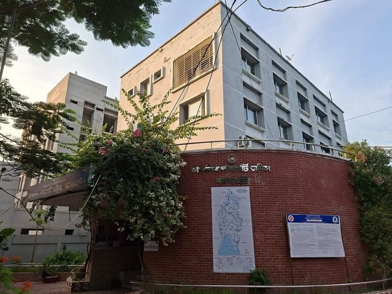 বাগেরহাট পাসপোর্ট অফিসের সার্ভার কক্ষে আগুন, সাময়িক বন্ধ সেবা