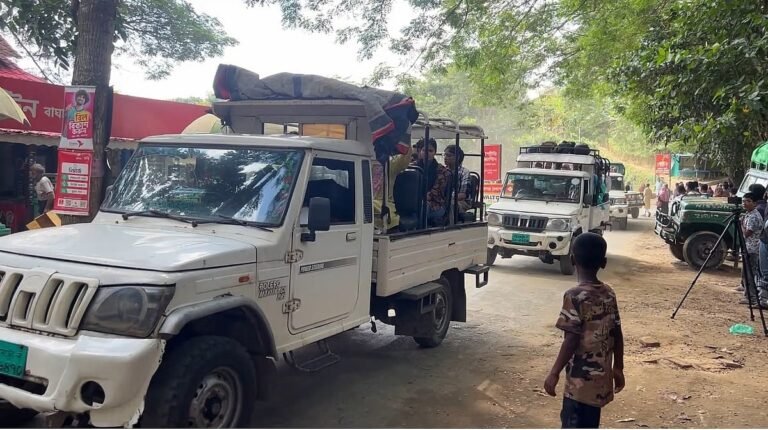 নিষেধাজ্ঞা তুলে নেওয়ায় সাজেকে ফিরলেন পর্যটকেরা