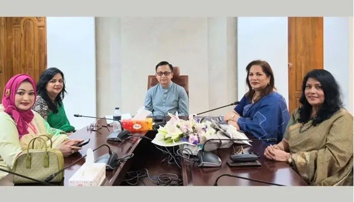 নারী উদ্যোক্তাদের জন্য বিশেষ উদ্যোগ নিচ্ছে সরকার: বাণিজ্যমন্ত্রী