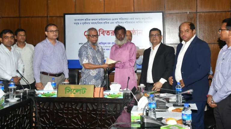 শ্রমিকদের চিকিৎসা ও সন্তানদের শিক্ষাব্যয় বহন করবে সরকার: শ্রমমন্ত্রী