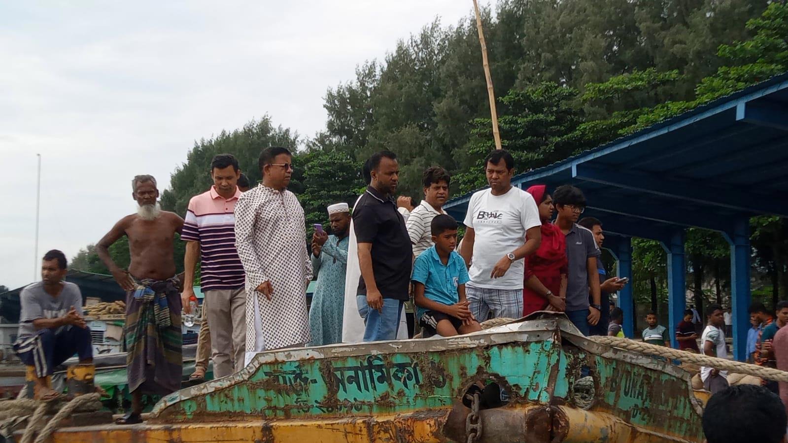 কীর্তনখোলায় কোস্ট গার্ড জাহাজের ধাক্কা: অল্পের জন্য রক্ষা পেল কার্গো